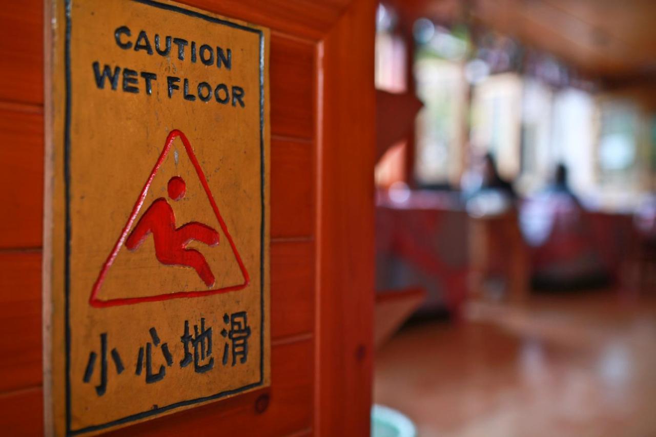 Dragon'S Den Hostel Луншэн Экстерьер фото